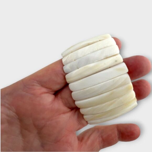 Vintage Faceted Mother-of-Pearl Wide Bracelet - Picture 5 of 7